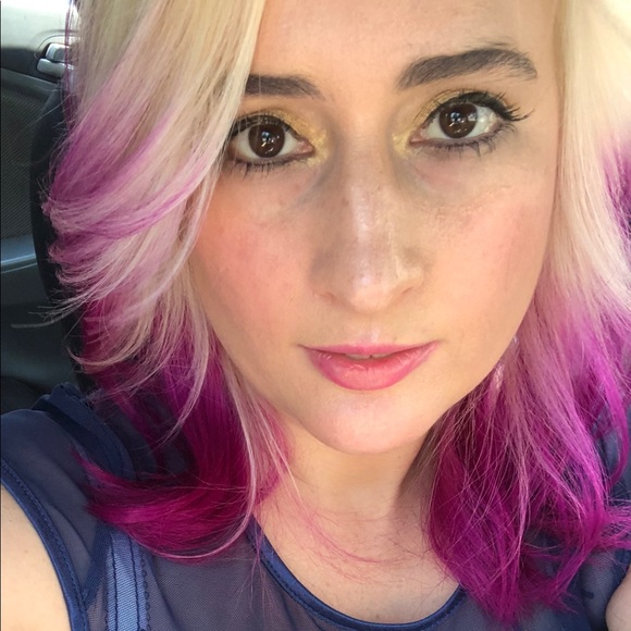 Meet Lia multi fashion high style on a budget Posher cats & music - Picture 1 of 6